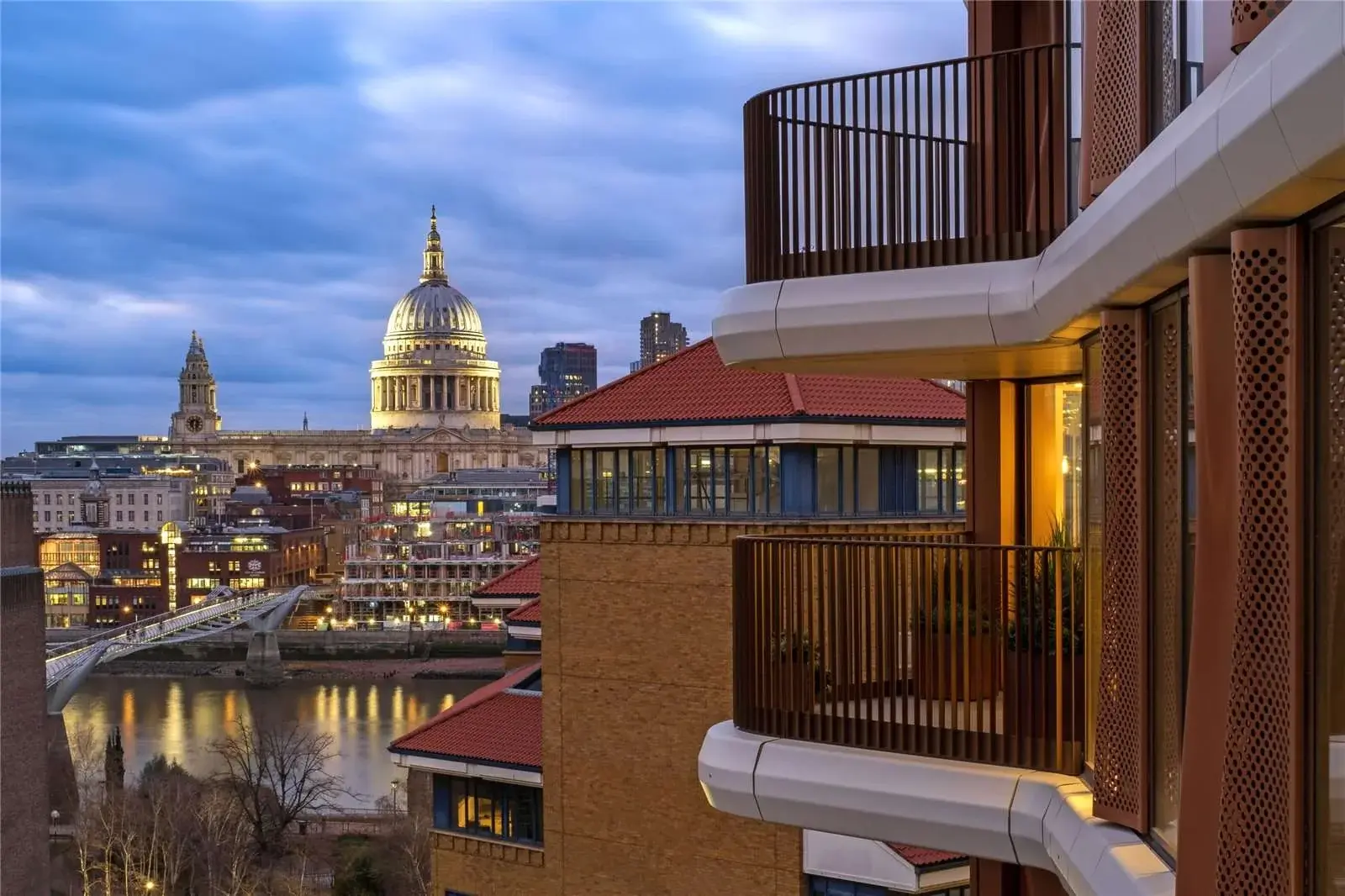 3 Bedroom Apartment for Sale in Bankside Triptych Bankside — Bankside