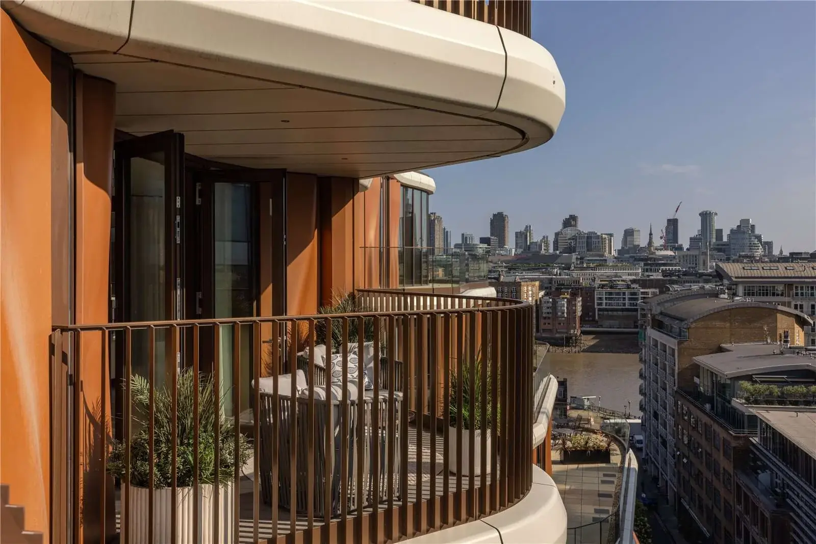 3 Bedroom Apartment for Sale in Bankside London Triptych SE1 — Bankside