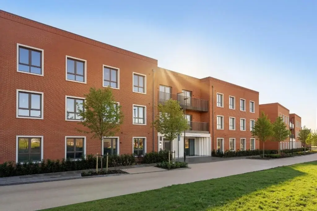 3 Bedroom Apartment for Sale in Wandsworth Common SW17 — Wandsworth