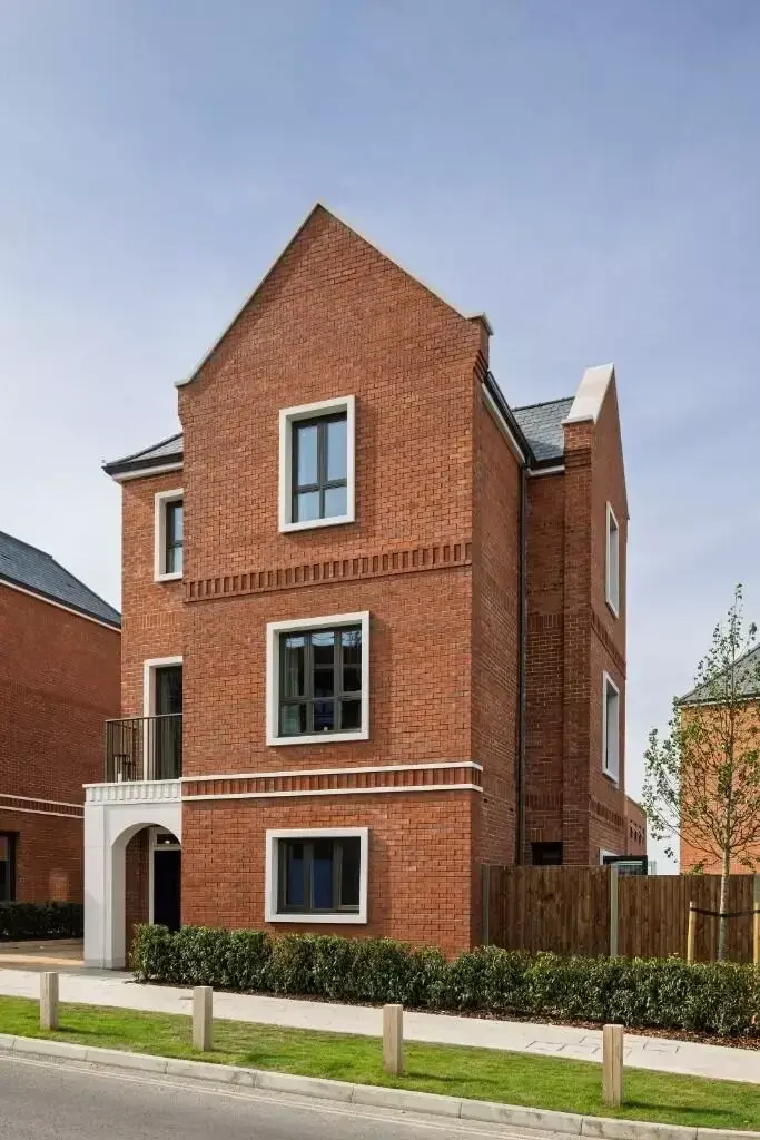 3 Bedroom House for Sale in Wandsworth Common SW17 — Wandsworth