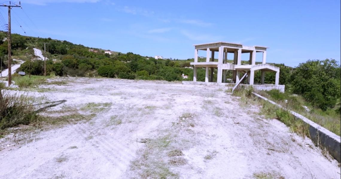 Large House skeleton and 4 plots for sale — photo 3