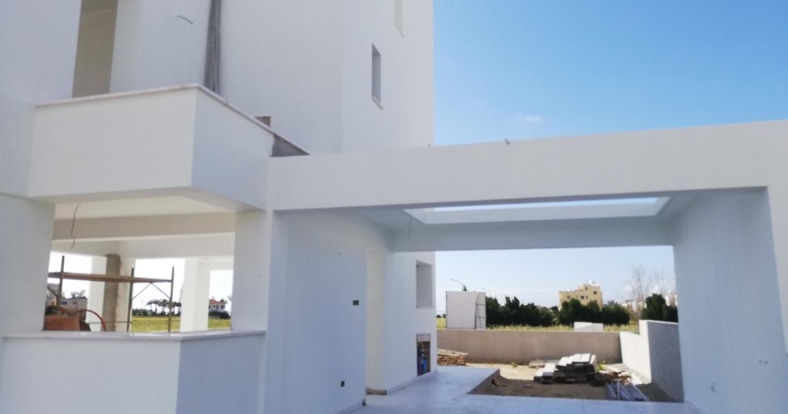 Three-bedroom modern detached house near sandy beaches — photo 2