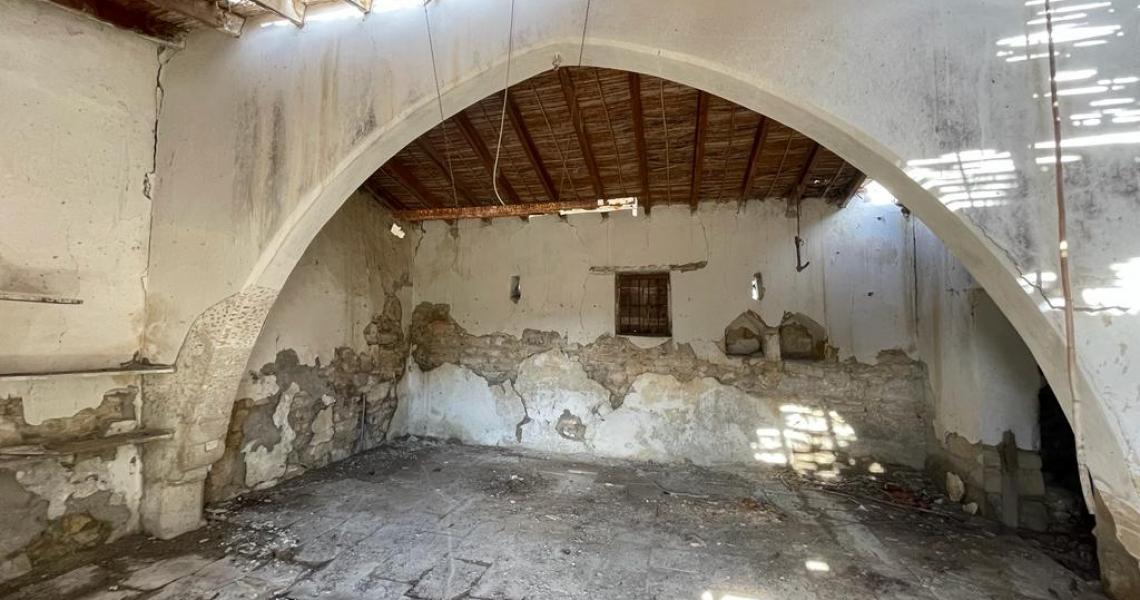 The stone house ready for the process of renovation — photo 3