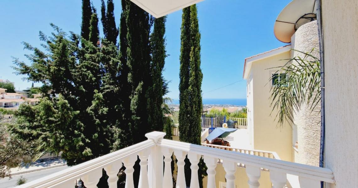 Magnificent 4-bedroom Villa overlooking the Sea — photo 6
