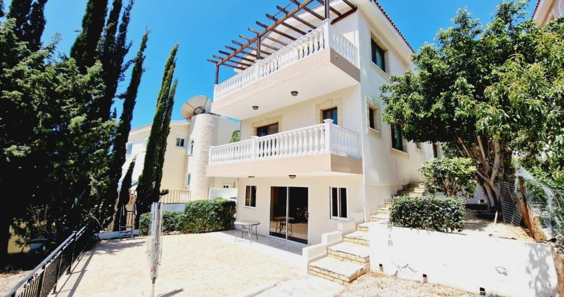 Magnificent 4-bedroom Villa overlooking the Sea — photo 2
