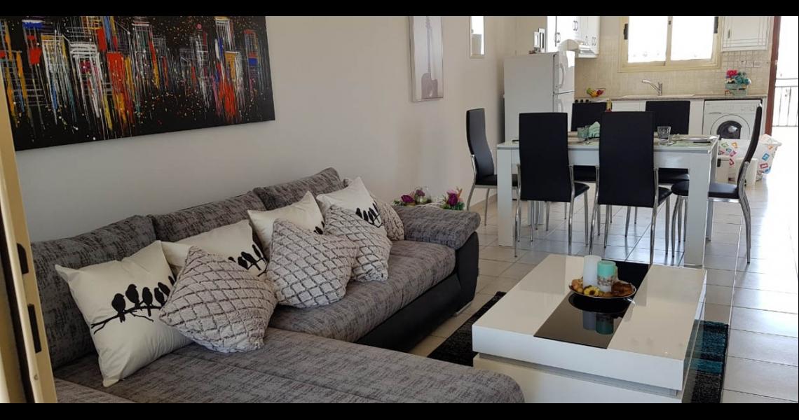Top floor two-bedroom corner apartment with panoramic sea views — photo 4