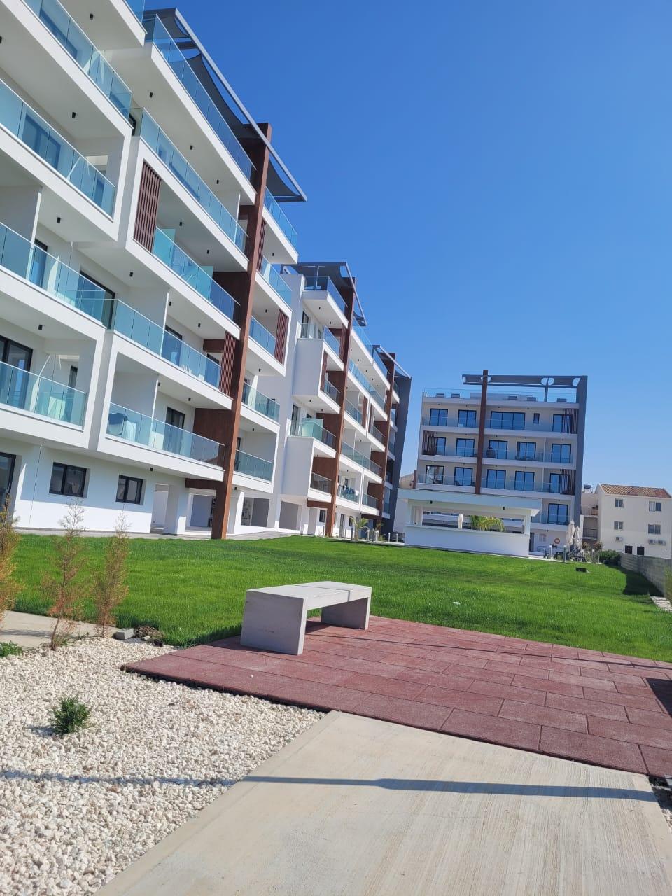 Stunning 1-Bedroom Apartment with Panoramic Sea Views — photo 3