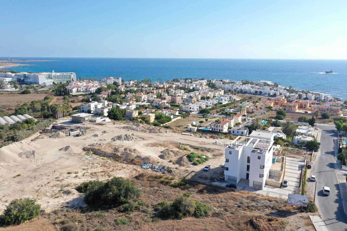 Private villas and townhouses with sea views — photo 5