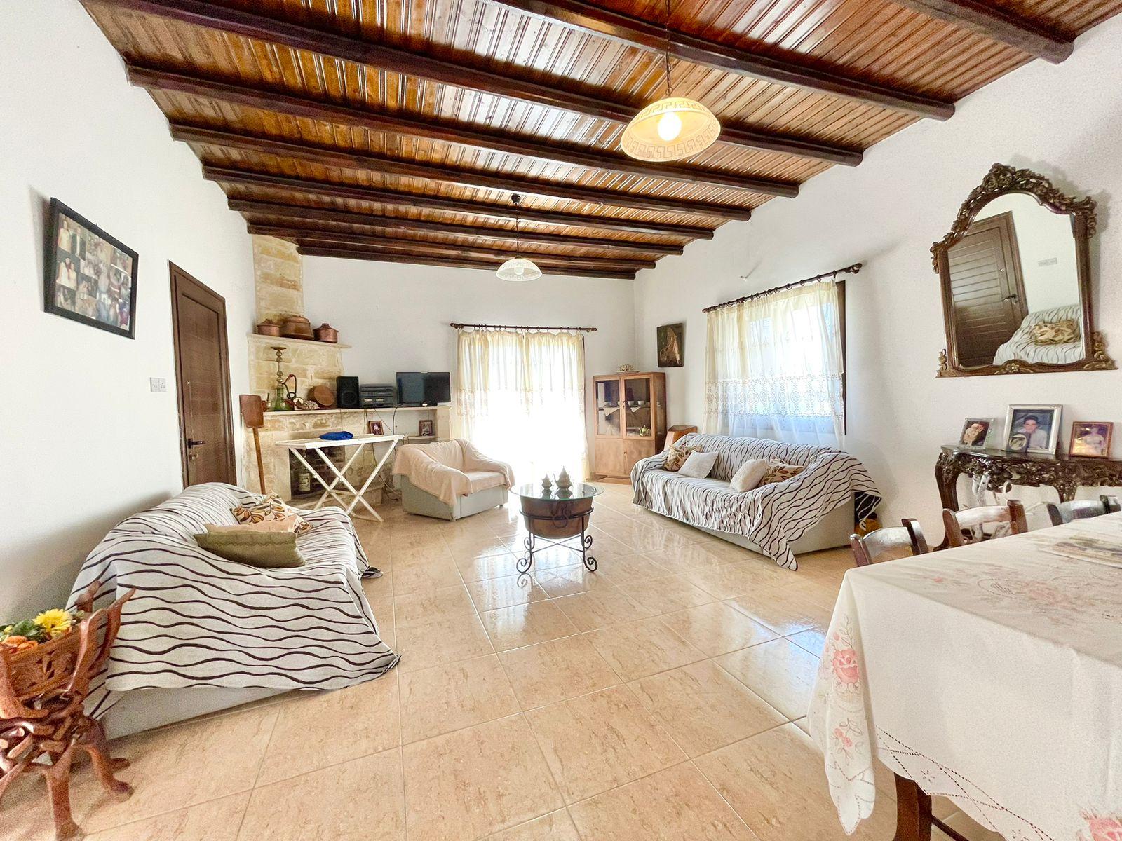 Charming Traditional Stone House with 3 bedrooms — photo 6