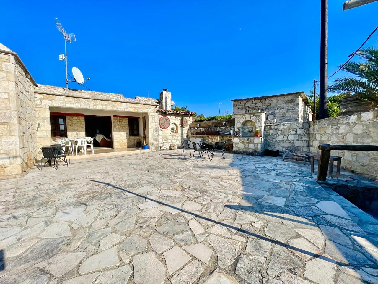 Timeless Stone Bungalow with three bedrooms — main photo