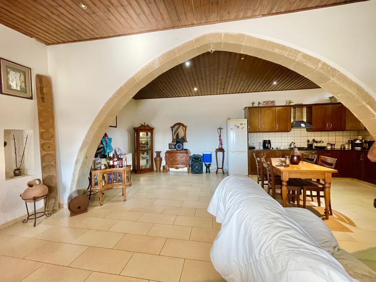 Timeless Stone Bungalow with three bedrooms — photo 6