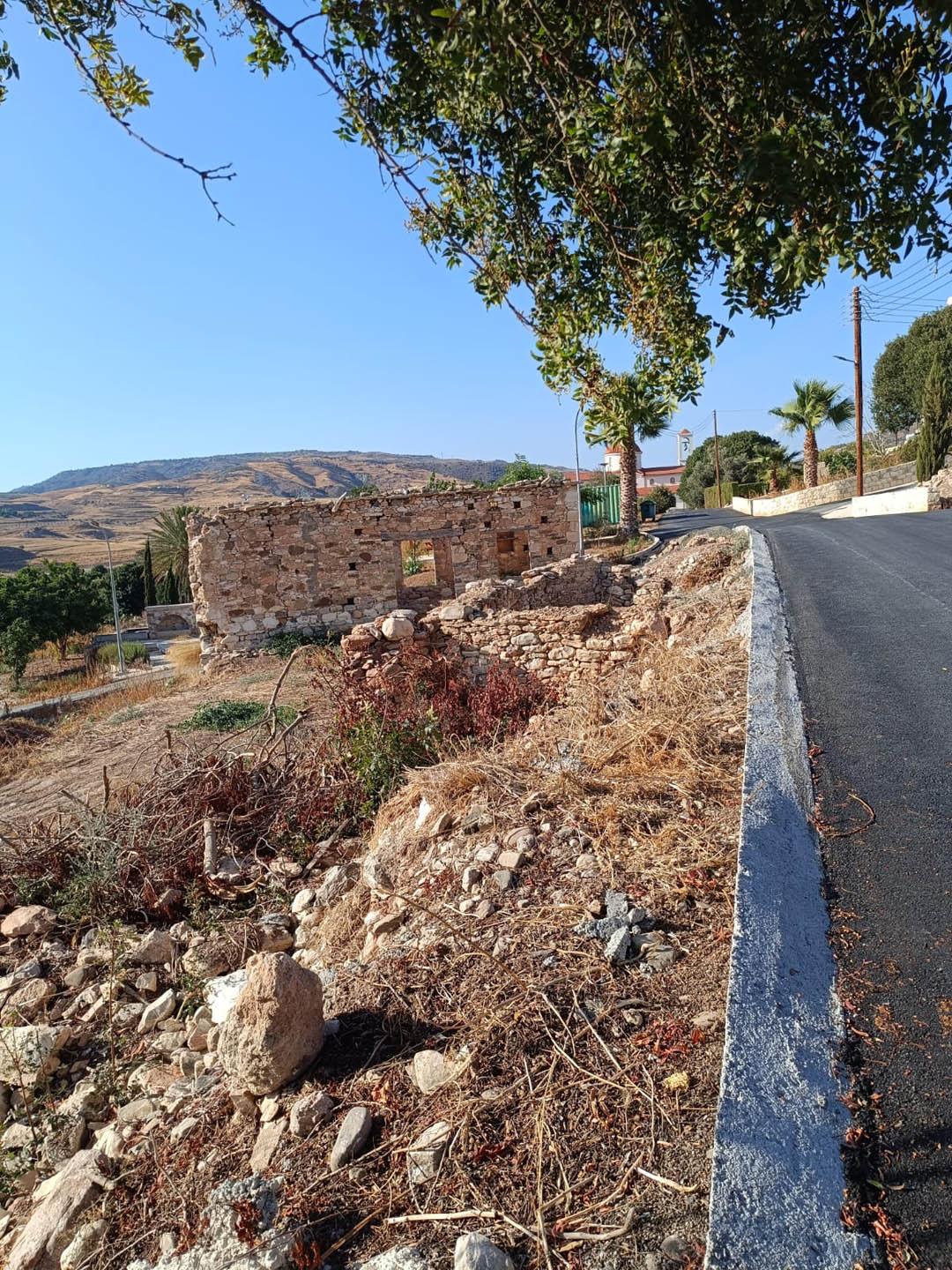 Ayia Varvara Fabulous Building plot for sale with stone house — photo 2