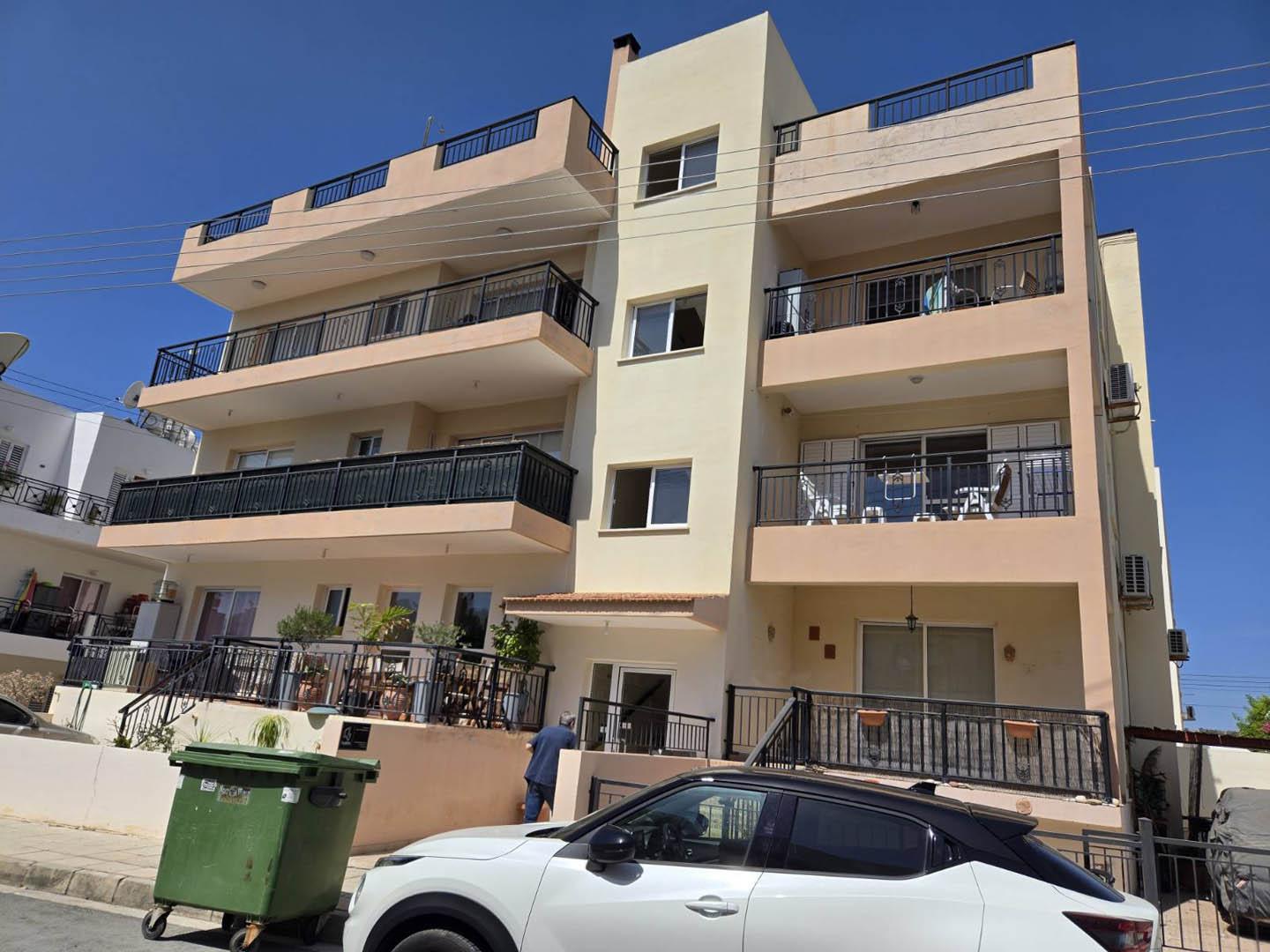 Two-bedroom apartment with a spacious terrace and sea view — photo 2