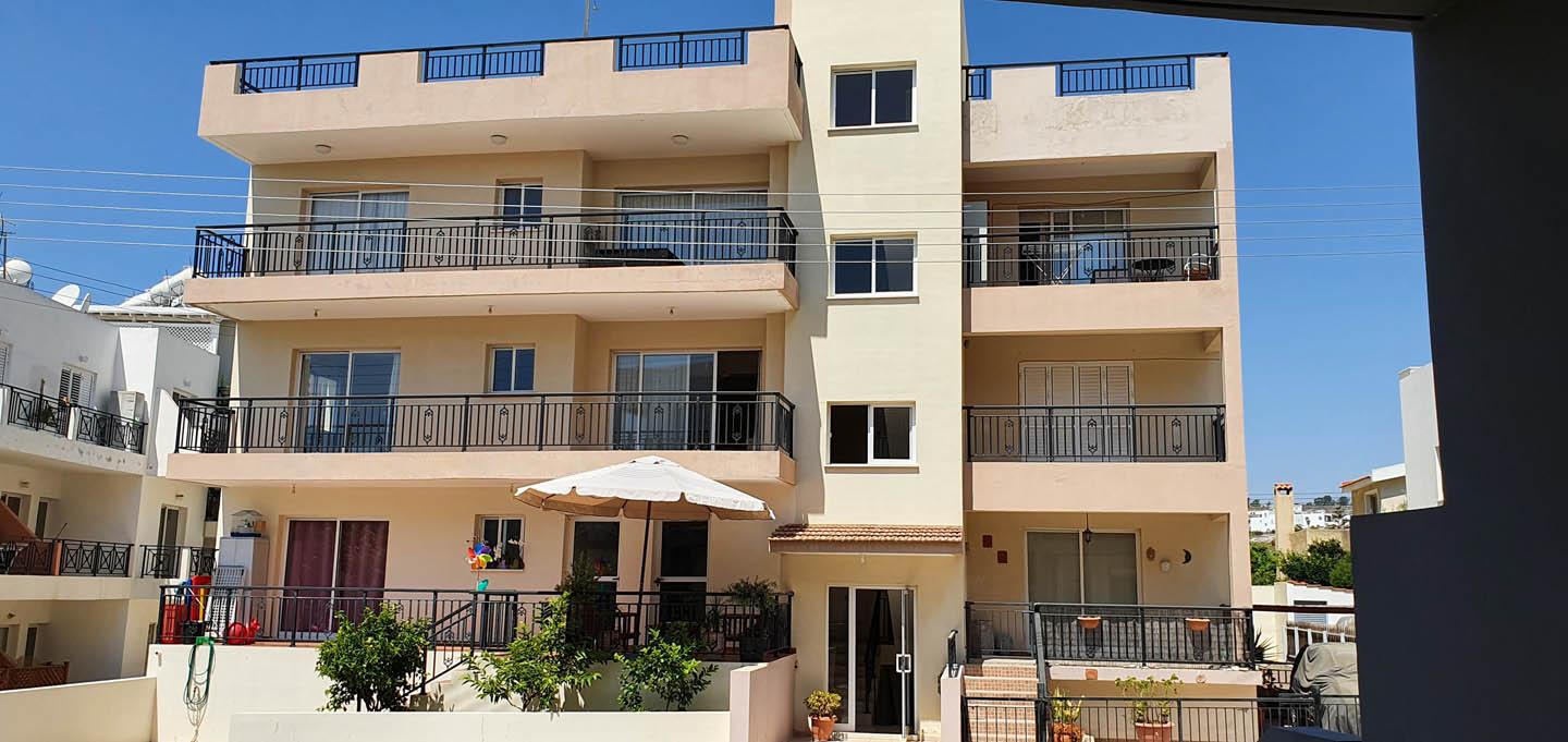 Two-bedroom apartment with a spacious terrace and sea view — photo 3