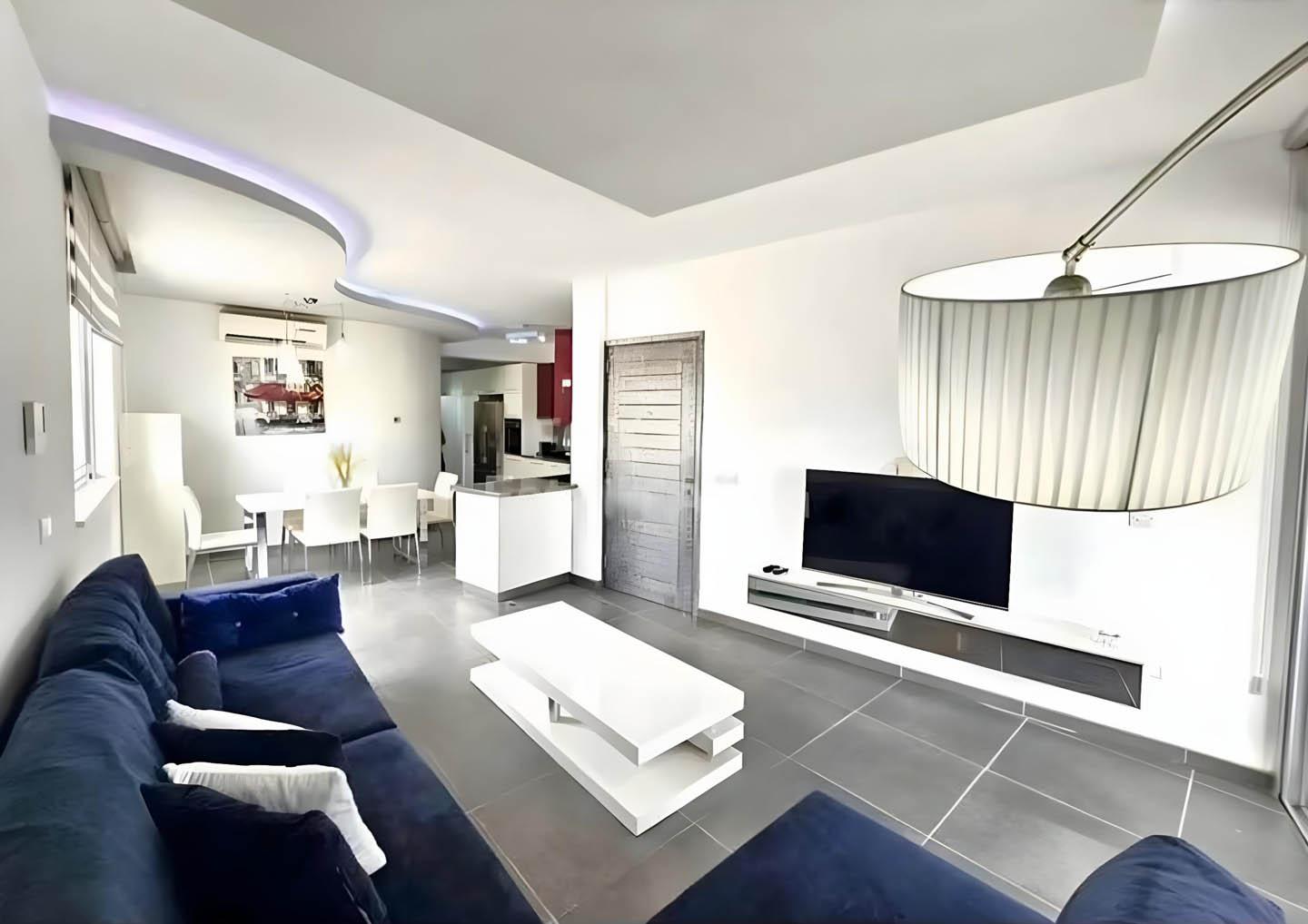 2-Bedroom Apartment with Modern Design — photo 4