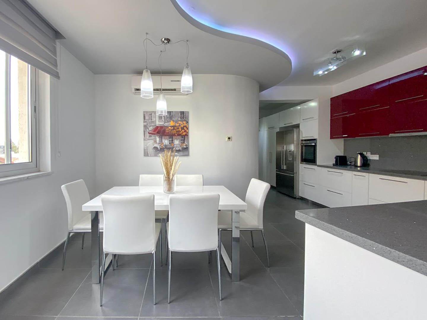 2-Bedroom Apartment with Modern Design — photo 6