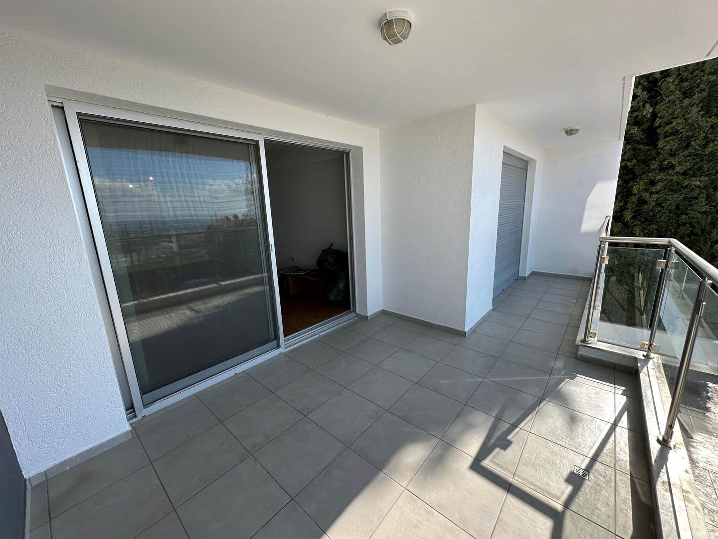 2-Bedroom Apartment with Panoramic City and Coastal Views — photo 4