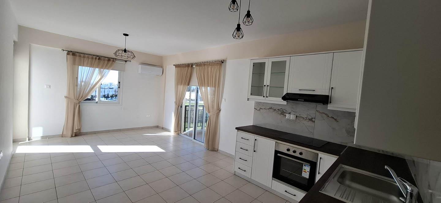 One-bedroom apartment with a spacious rooftop terrace and sea view — photo 5