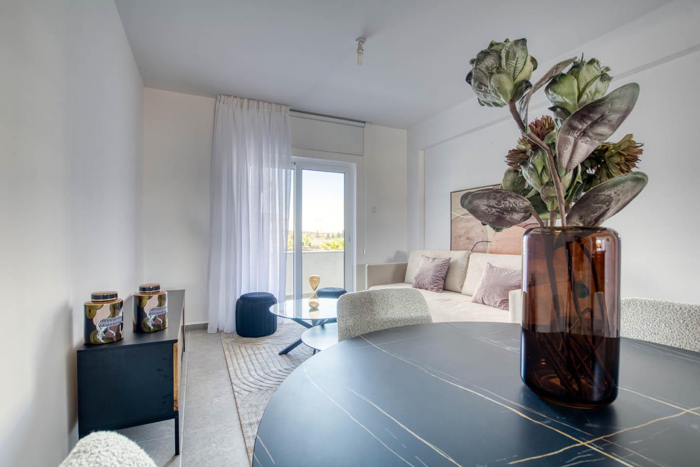 2-Bedroom Apartment with Exquisite Interior — photo 2