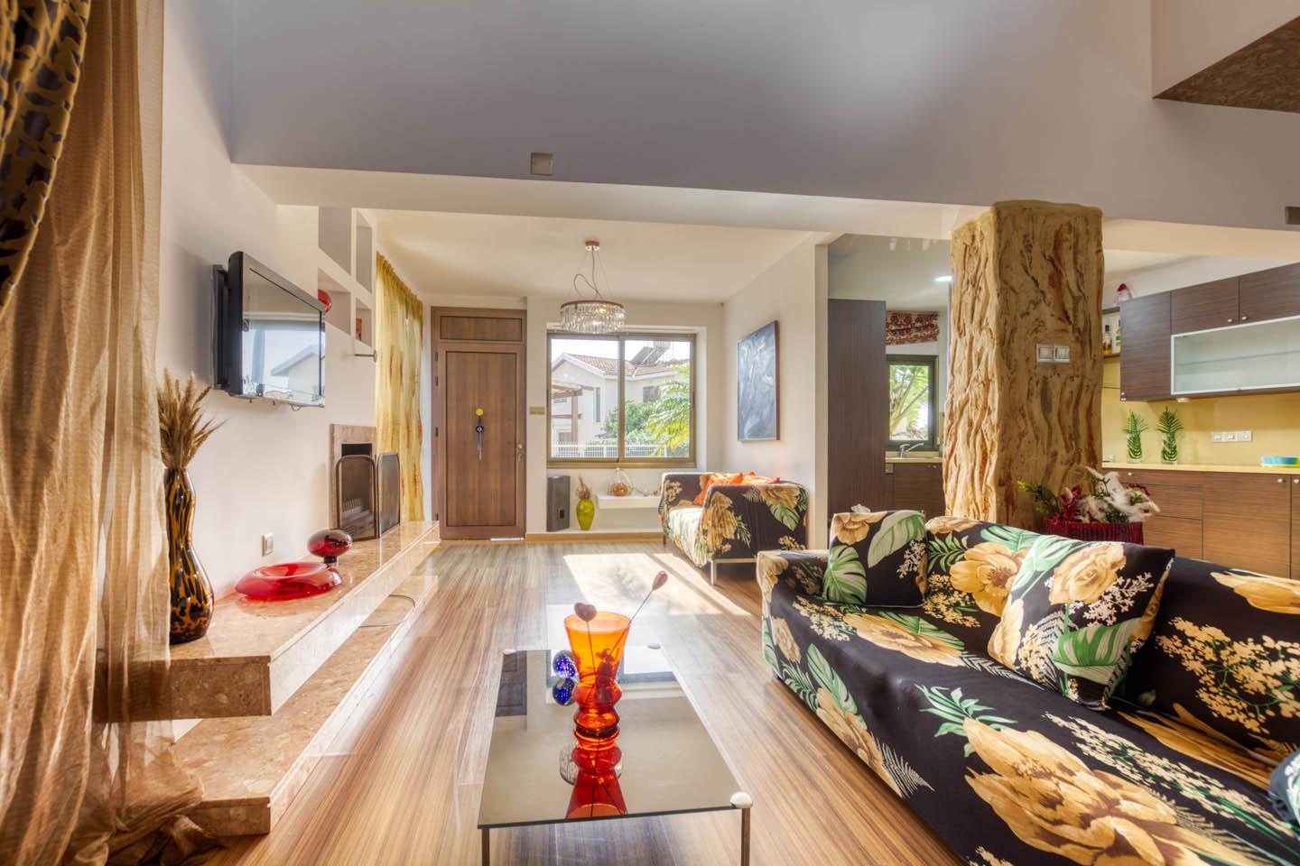 Three-Bedroom Villa that Breaks All the Rules of Standard Design — photo 4