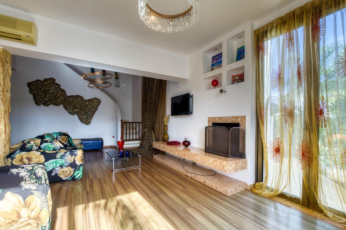 Three-Bedroom Villa that Breaks All the Rules of Standard Design — photo 6