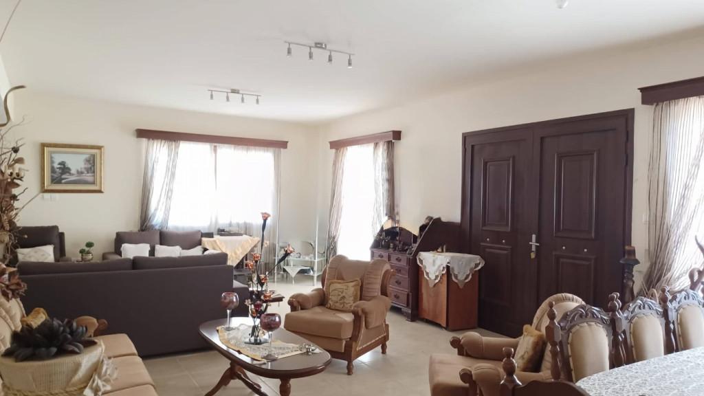 3-Bedroom Bungalow - Where Only the Wind Disturbs the Silence — photo 3
