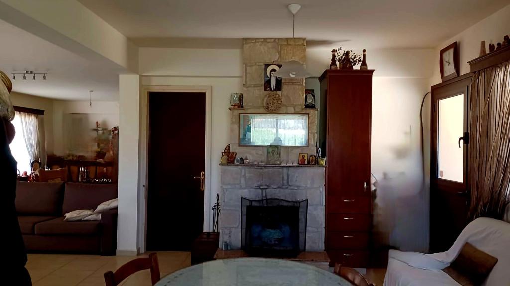 3-Bedroom Bungalow - Where Only the Wind Disturbs the Silence — photo 6