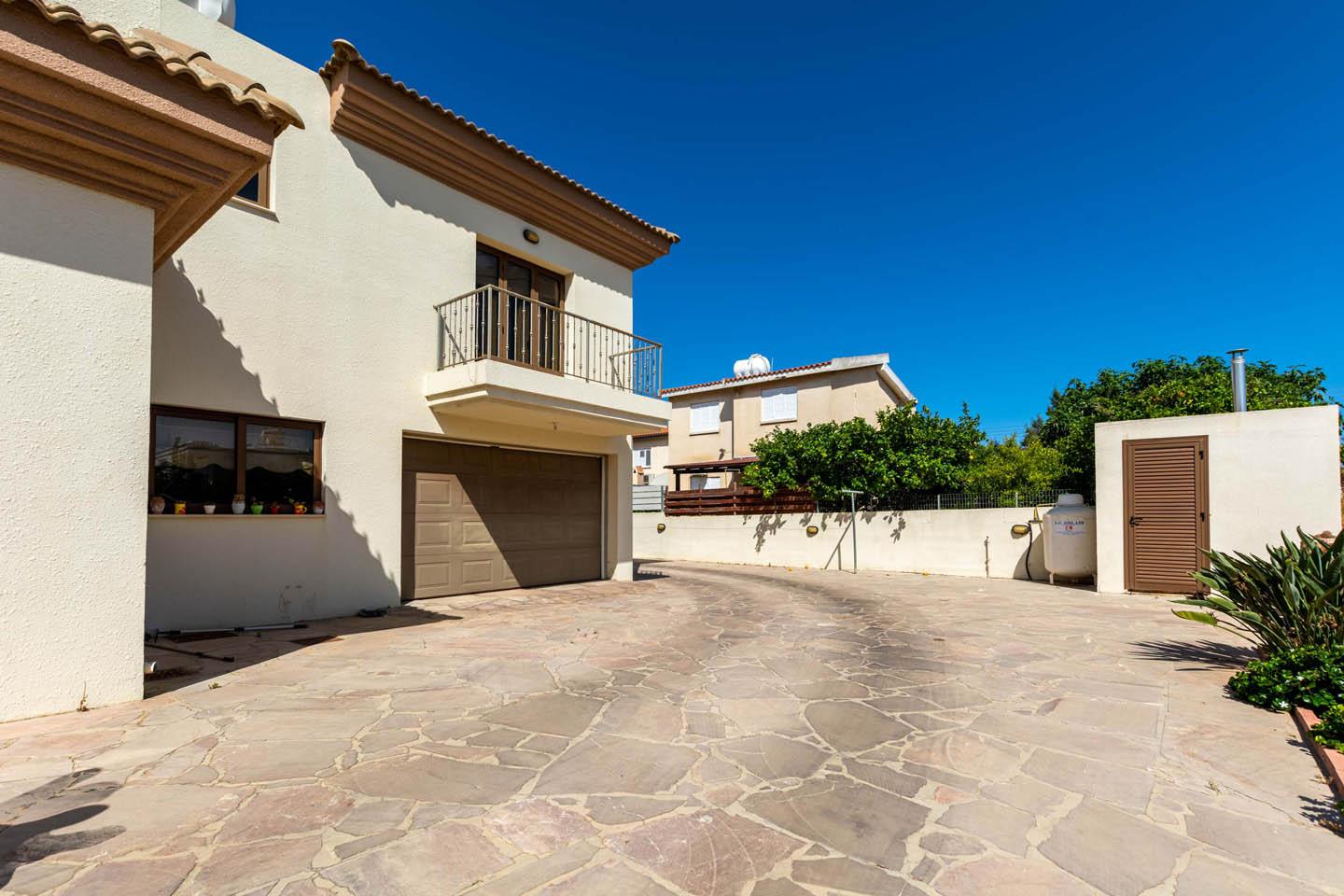 3-Bedroom Villa with Separate Studio — photo 4