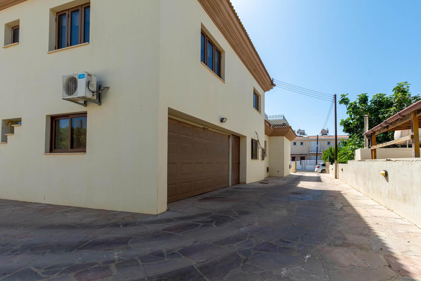 3-Bedroom Villa with Separate Studio — photo 5