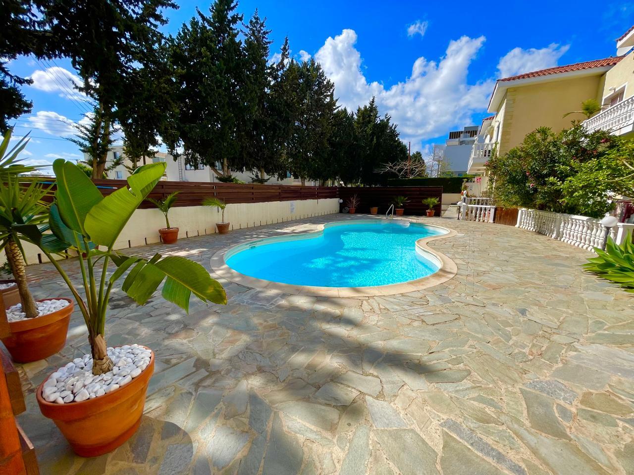 2-Bedroom Ground Floor Apartment in Front of the Pool — photo 3