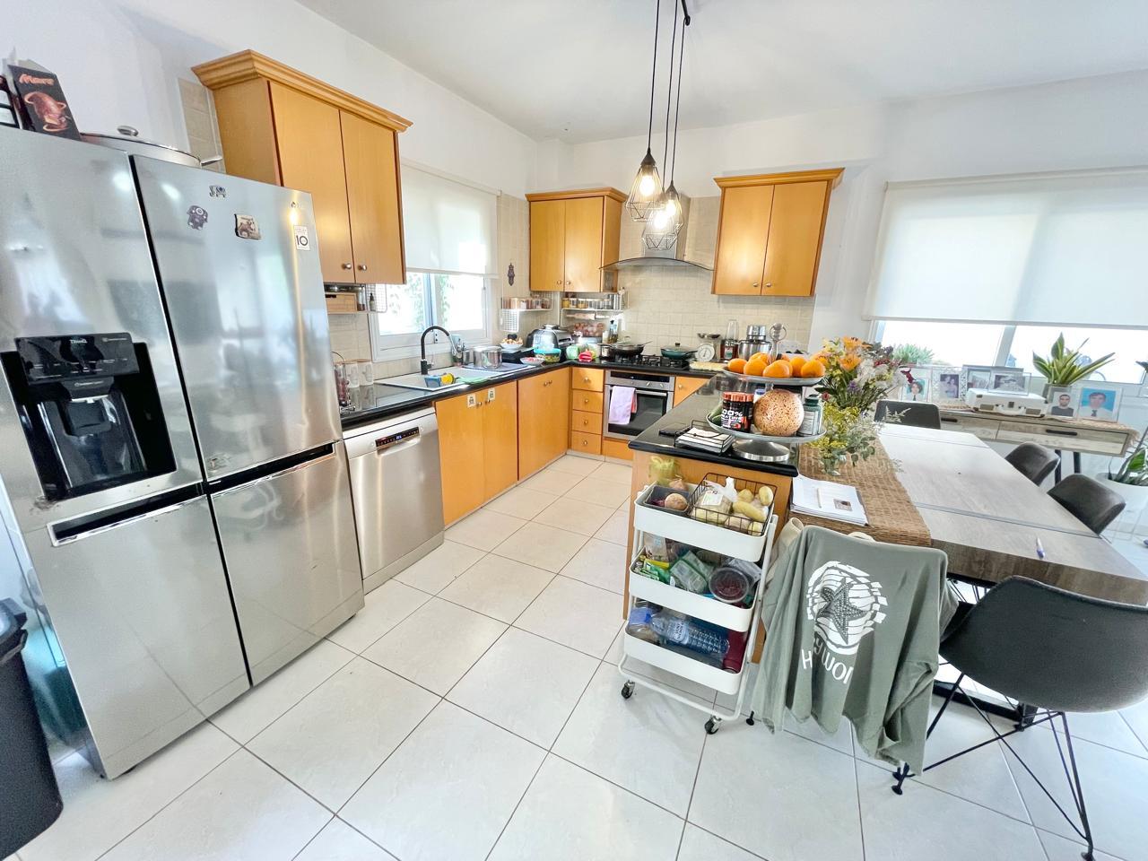 4-Bedroom Villa with Sea Views, gently says: “Stay.” — photo 6
