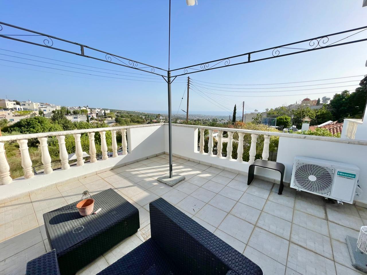 4-Bedroom Villa with Sea Views, gently says: “Stay.” — photo 4