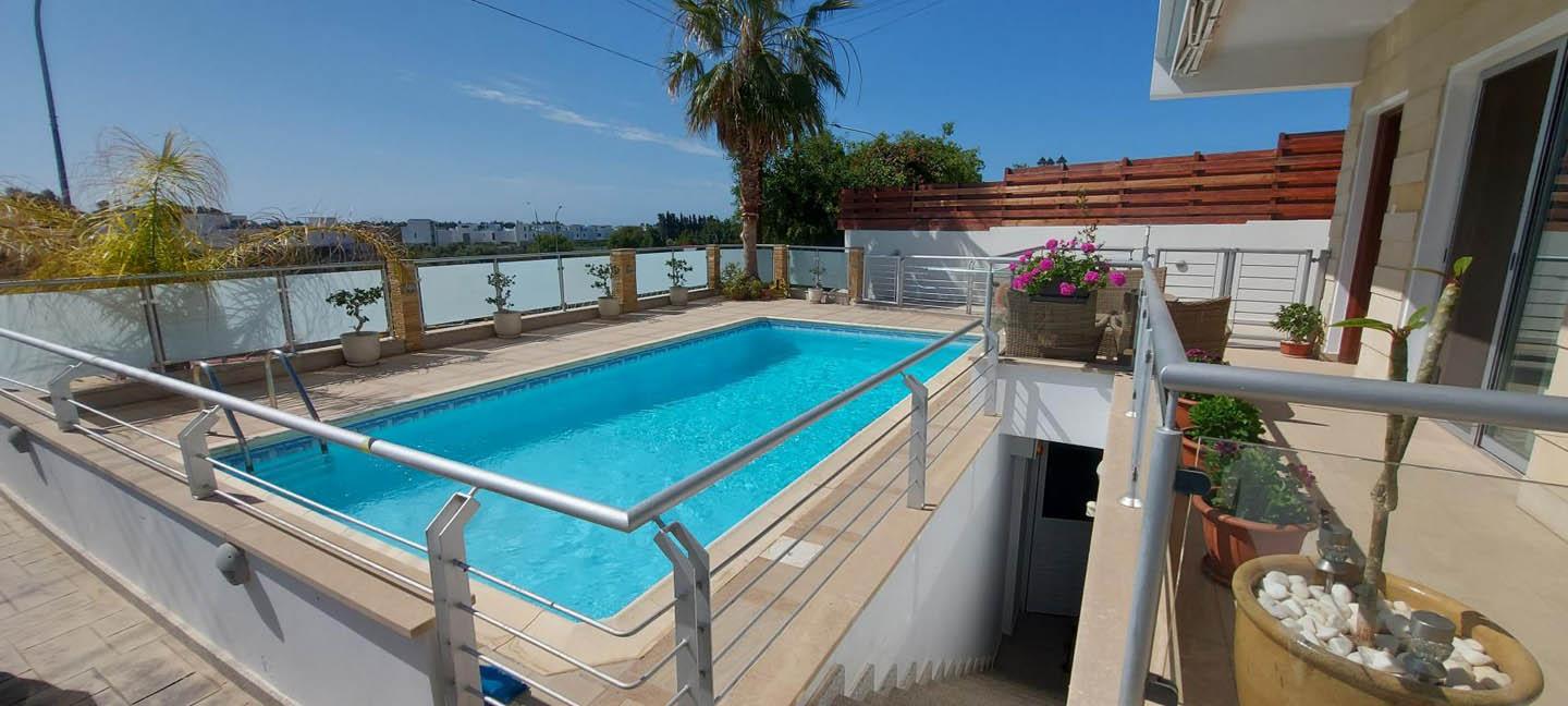 Modern 1-Bedroom Apartment with Pool Access — photo 5