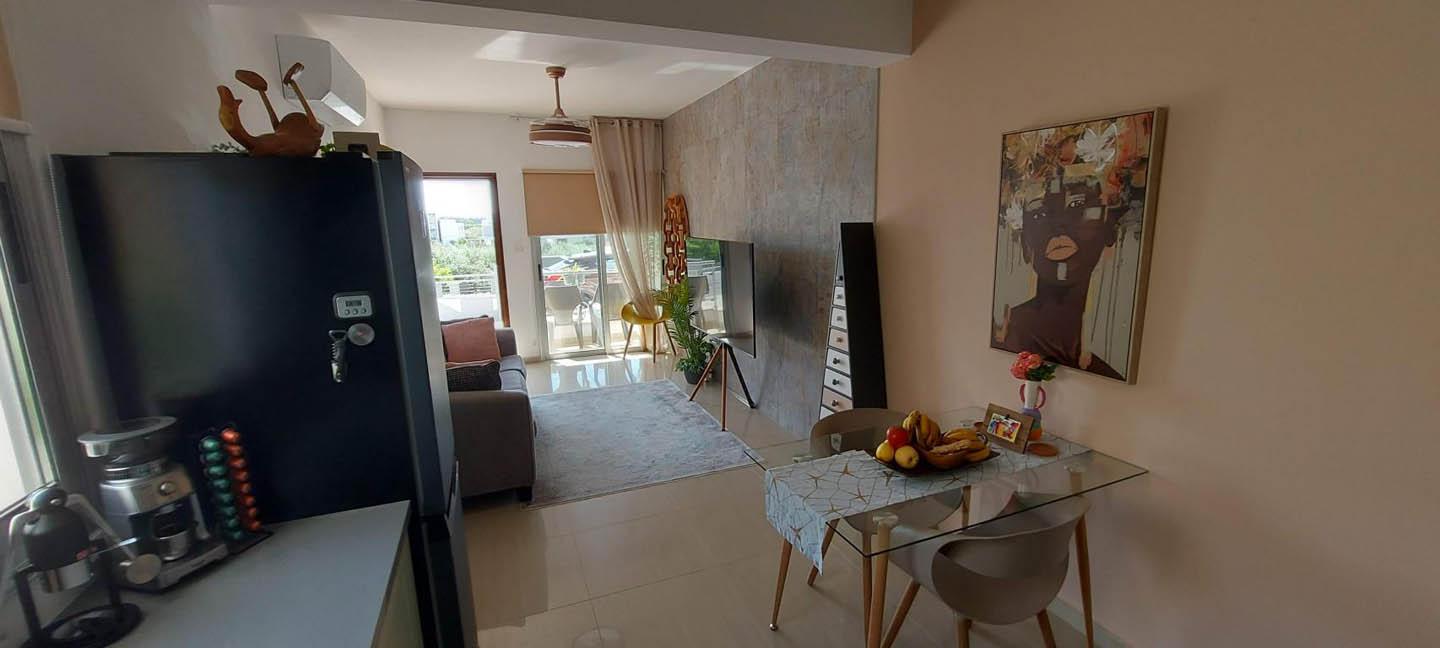 Modern 1-Bedroom Apartment with Pool Access — photo 3