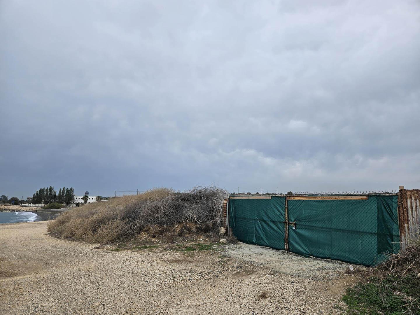 Seafront Plot with Direct Beach Access and Breathtaking Views — photo 2