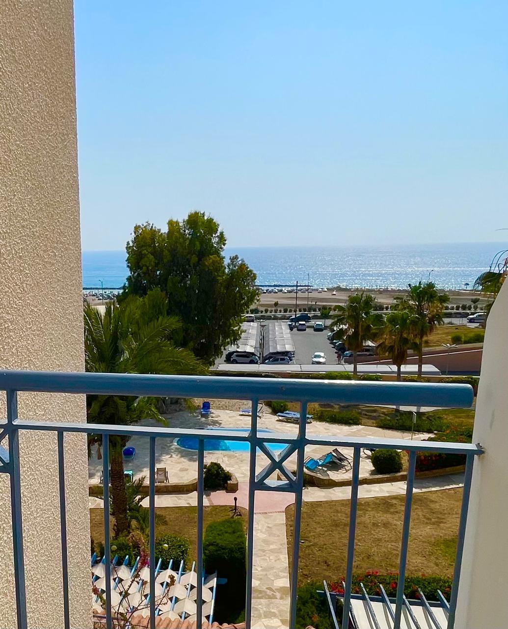 2-Bedroom Apartment with Sea Views in a Prestigious Complex — photo 6