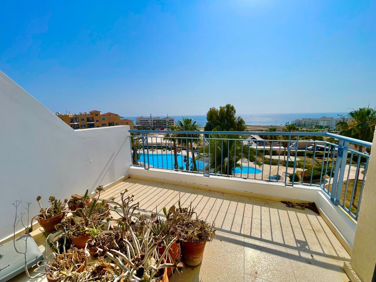 2-Bedroom Apartment with Sea Views in a Prestigious Complex — photo 5