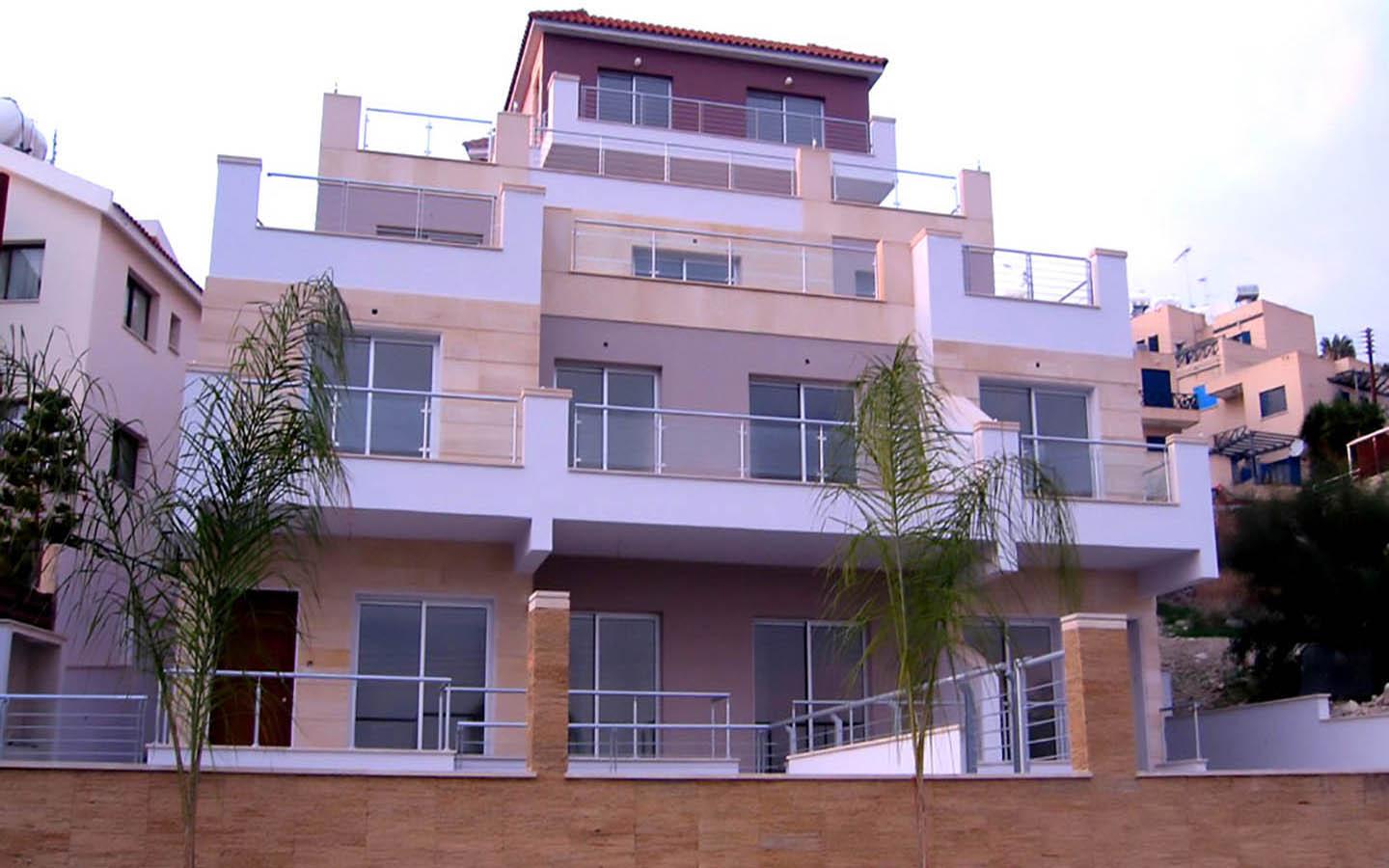 Luxury 2 Bedroom Penthouse with sea and mountain views — photo 3