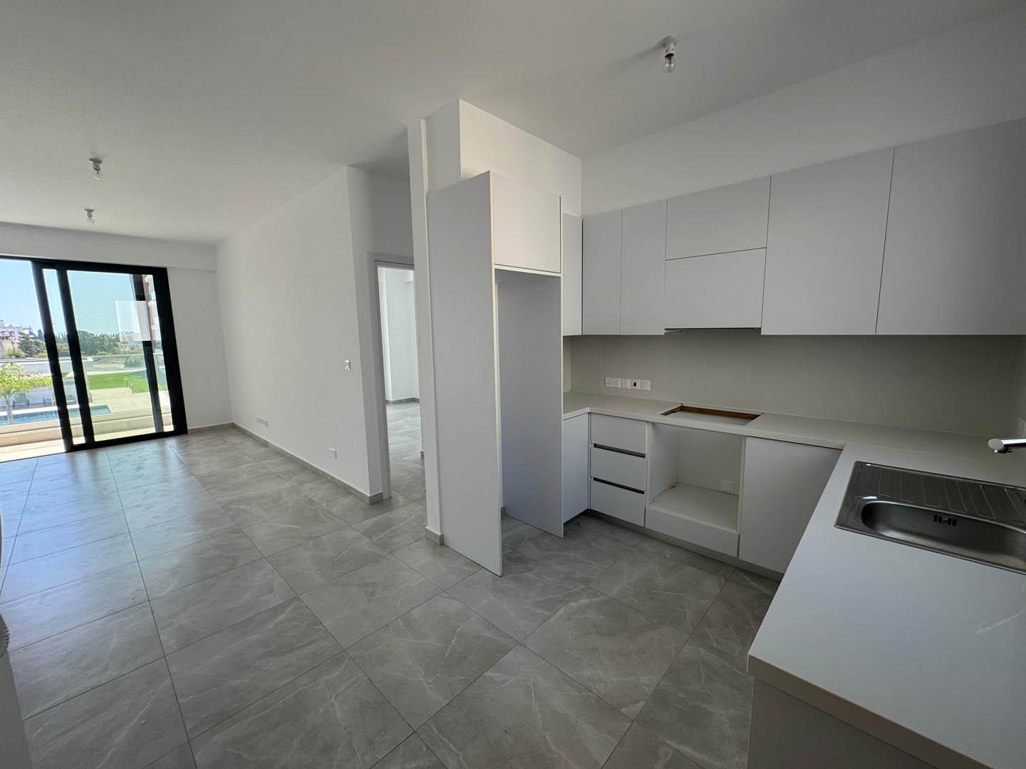 Modern and Practical 1-Bedroom Apartment in a New Complex with a Pool — photo 5