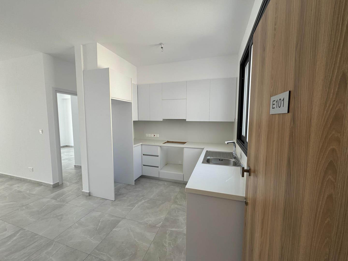 Modern and Practical 1-Bedroom Apartment in a New Complex with a Pool — photo 4