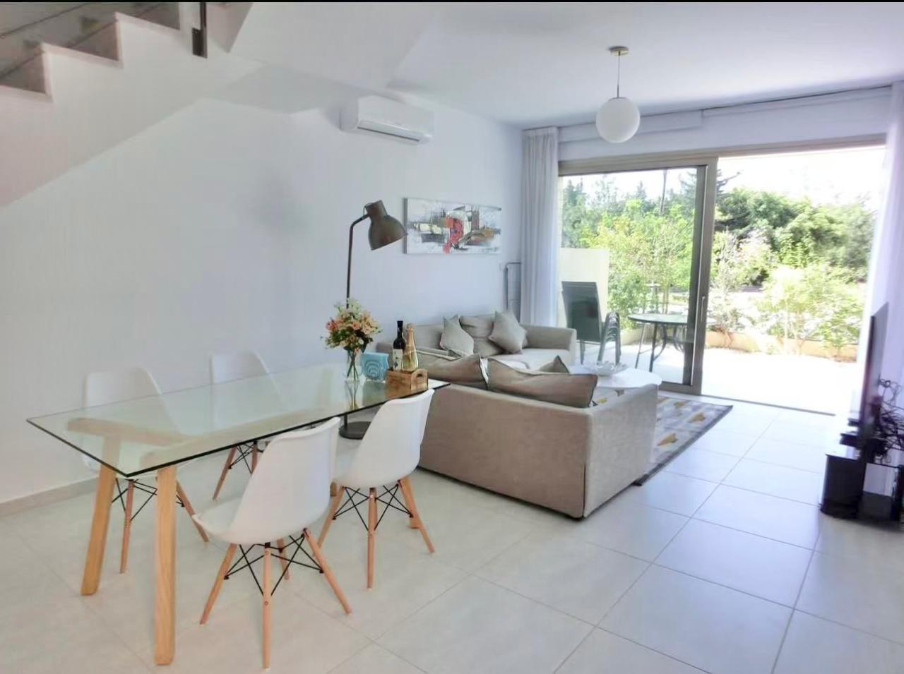 Two-bedroom townhouse with a separate kitchen and a covered veranda in a complex with a pool — photo 2