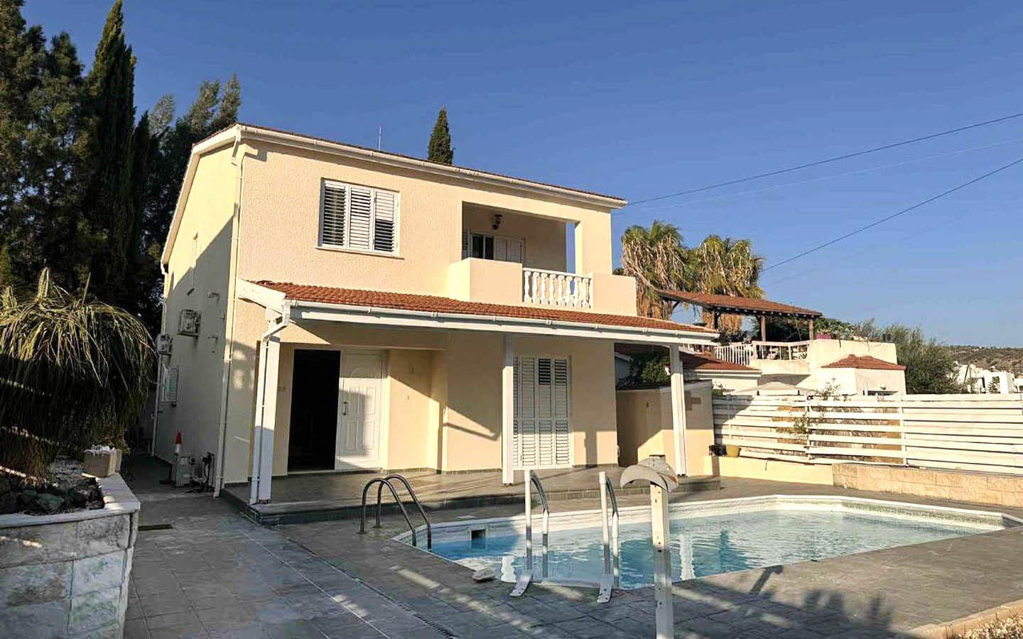 3-Bedroom Villa with a Private Pool in Peyia — photo 6