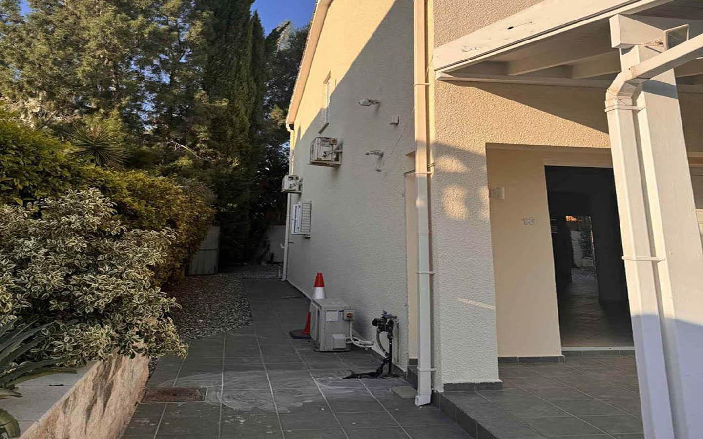 3-Bedroom Villa with a Private Pool in Peyia — photo 4