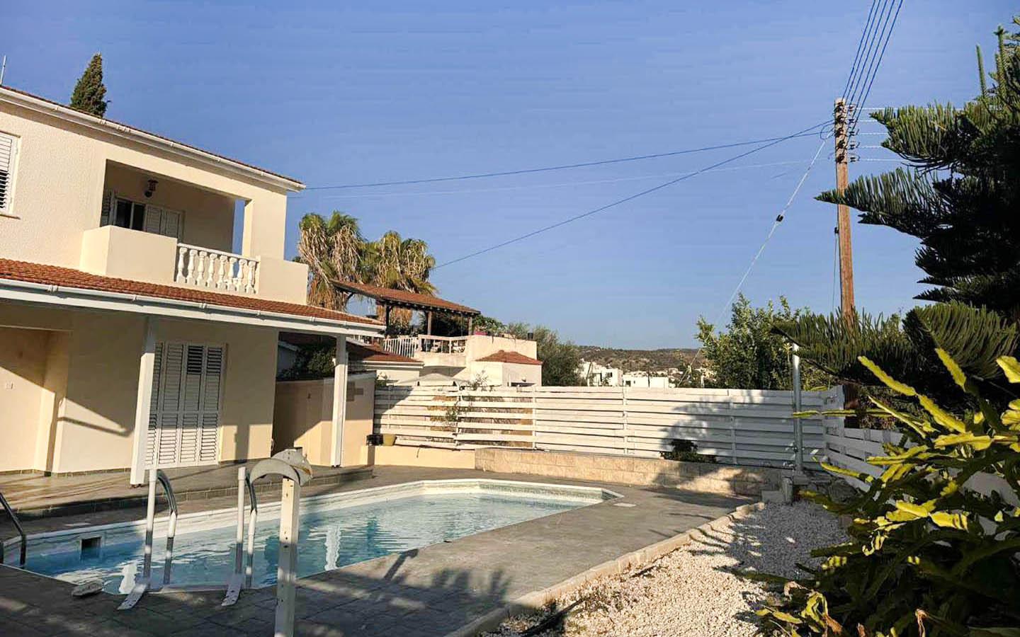 3-Bedroom Villa with a Private Pool in Peyia — main photo