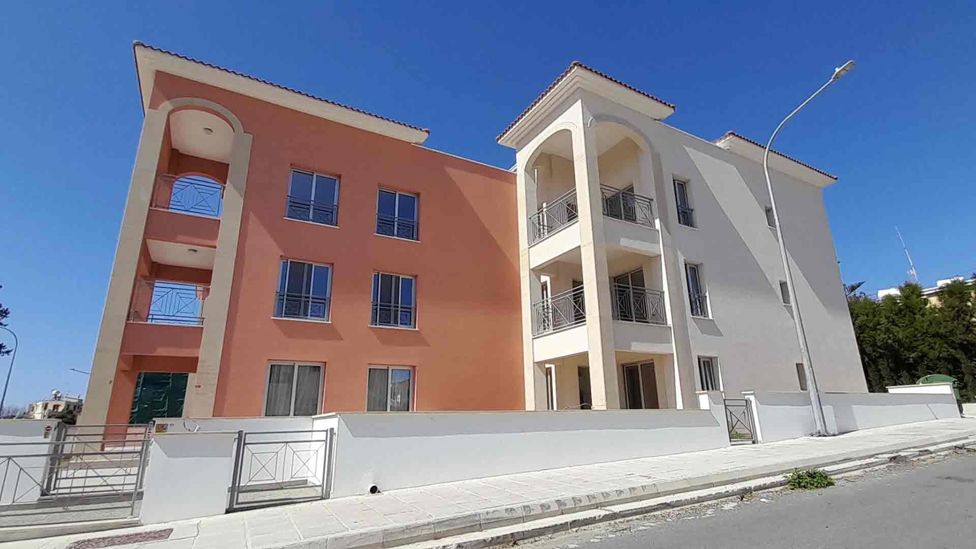 2-Bedroom Apartment just minutes from harbor — main photo
