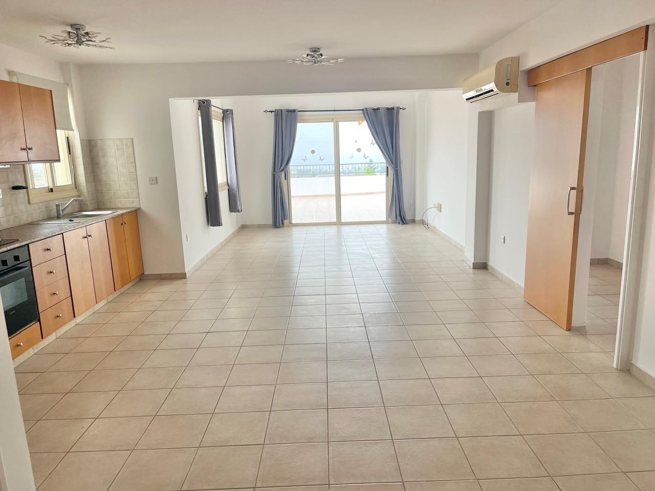 2-Bedroom Apartment with a Stunning Sea-View Roof Terrace — photo 4