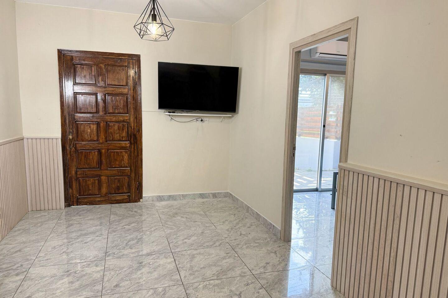 Kato 2 Bedroom Plus 1 Bedroom Garden Apartment Just Two Minutes from the Sea — photo 5
