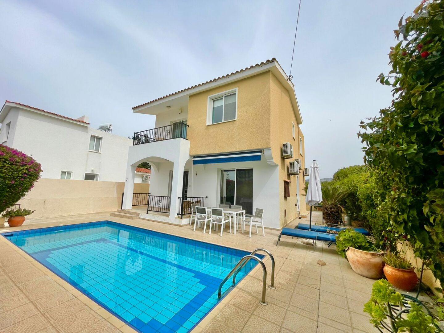 3-Bedroom Villa with a Private Pool and Sea and Mountain Views — main photo