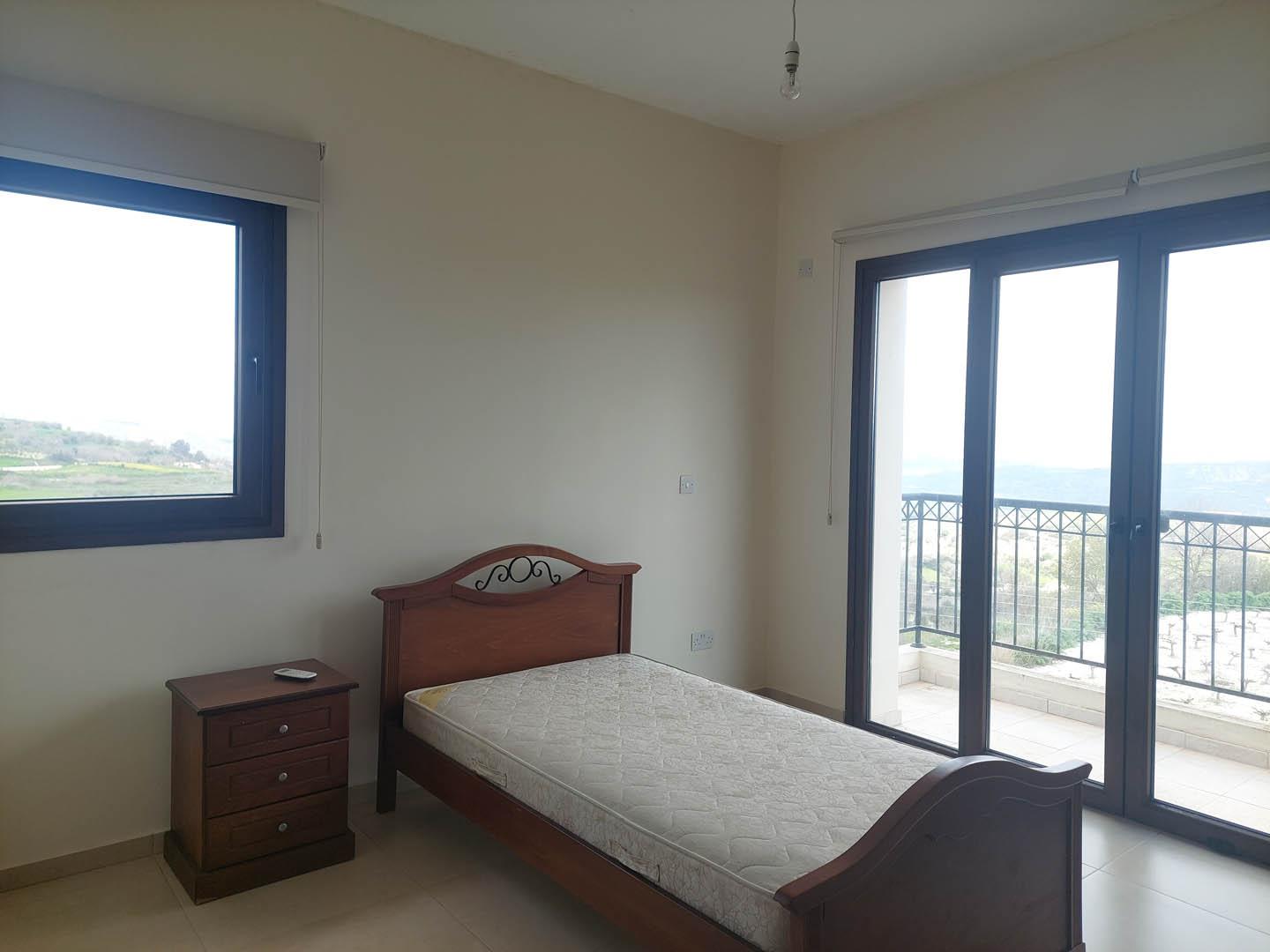 Three-bedroom villa warmly soulful in its own quiet way — photo 2