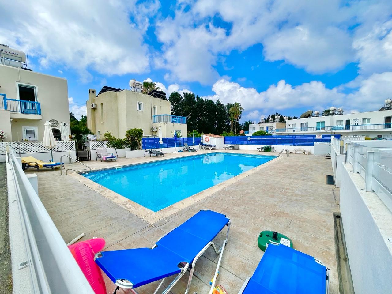Ground-Floor Apartment with Private Outdoor Area and Communal Swimming Pool — photo 4